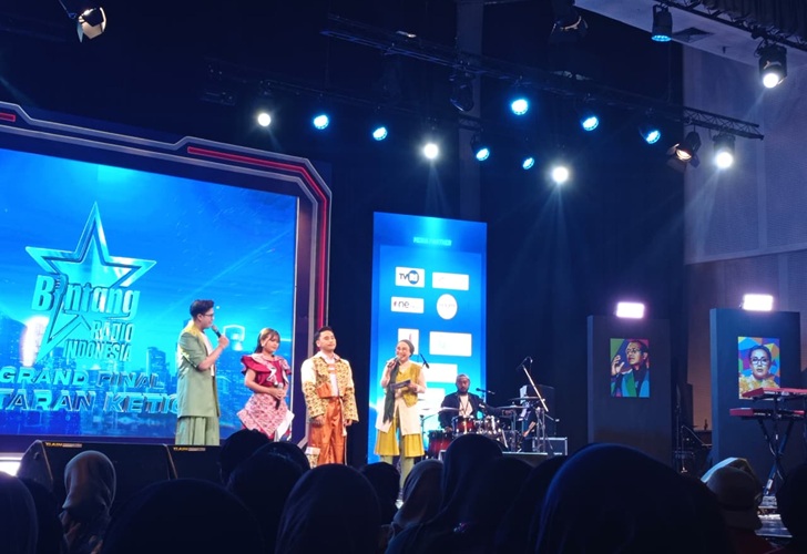 Bintang Radio Indonesia 2025 Memasuki Grand Final Putaran Terakhir, 10 Finalist Tampil Habis-Habisan. 1 Bintang Radio Indonesia 2025