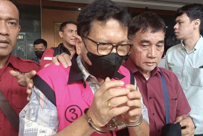 Mahkamah Agung (MA) resmi menolak kasasi yang diajukan jaksa penuntut umum maupun mantan pejabat MA, Zarof Ricar, dalam perkara dugaan permufakatan jahat dan gratifikasi terkait vonis bebas Gregorius Ronald Tannur dalam kasus kematian Dini Sera Afrianti.