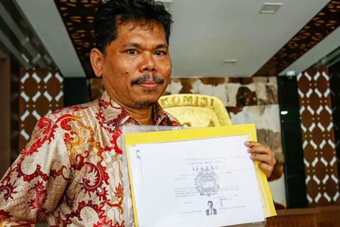 Bongkar Dokumen, Bonatua Silalahi Ancam Polisikan KPU, Terkait Ijazah Jokowi!