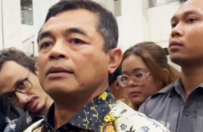 Tegas! Dirjen Bea Cukai Ancam Pecat oknum Pegawai yang Terima Suap Impor Pakaian Bekas