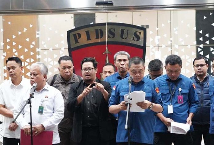 Kejagung Pastikan 8 Tersangka Korupsi Migas Segera Disidang, Buronan Masih Hilang