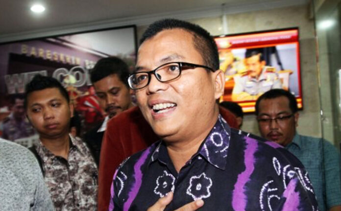 Denny Indrayana Gabung! Pertarungan Hukum Roy Suryo vs Jokowi Memanas