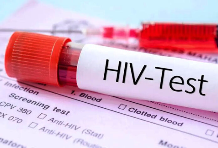 Kasus HIV/AIDS di Kota Padang kembali menunjukkan peningkatan signifikan sepanjang tahun 2025. Berdasarkan data Dinas Kesehatan Kota Padang, tercatat penambahan 192 kasus baru, sehingga total kasus mencapai 2.026 penderita, meningkat dari 1.834 kasus pada tahun sebelumnya.