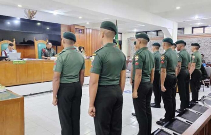 Pengadilan Militer (Dilmil) III-14 Denpasar menjatuhkan vonis terhadap 10 anggota TNI yang terbukti melakukan penganiayaan secara bersama-sama hingga menyebabkan kematian seorang warga bernama Komang Juliartawan alias Basir (31).