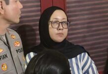 Ayu Puspita Resmi Tersangka: Polisi Tetapkan 5 Orang dalam Kasus Penipuan Wedding Organizer Polisi resmi menetapkan pemilik wedding organizer (WO) Ayu Puspita sebagai tersangka dalam kasus dugaan penipuan jasa pernikahan. Total lima orang ditetapkan sebagai tersangka dalam perkara ini.