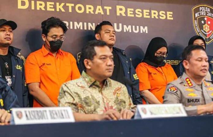 Sejumlah fakta baru dalam kasus dugaan penipuan berkedok jasa wedding organizer (WO) yang dilakukan oleh Ayu Puspita akhirnya terungkap.