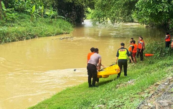 Tim gabungan akhirnya menemukan tiga santriwati terakhir yang sebelumnya dilaporkan tenggelam di Sungai Lusi, Kelurahan Kedungjenar, Kecamatan Blora, Kabupaten Blora, Jawa Tengah.