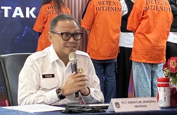 Direktorat Jenderal (Ditjen) Imigrasi Kementerian Hukum dan HAM menggelar Operasi Wirawaspada secara serentak di berbagai wilayah Indonesia guna menindak tegas tenaga kerja asing (TKA) dan warga negara asing (WNA) yang diduga melanggar aturan keimigrasian, khususnya di kawasan pertambangan dan industri strategis nasional.