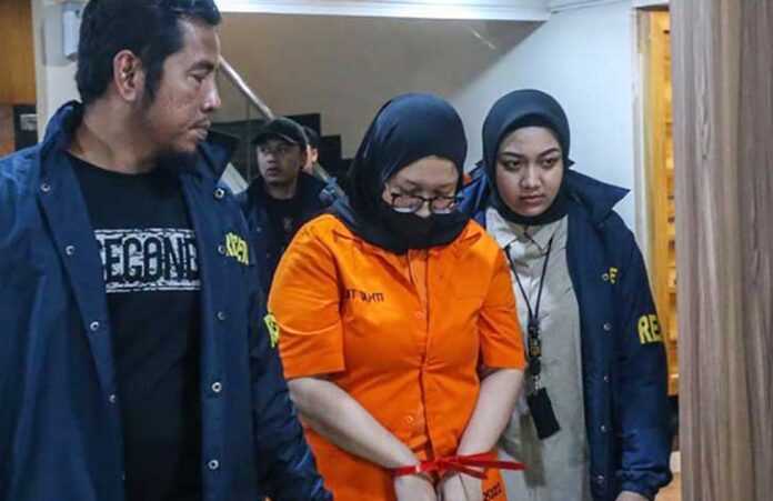 Kepolisian Daerah Metro Jaya menetapkan Ayu Puspita, pemilik Wedding Organizer (WO) By Ayu Puspita, sebagai tersangka dalam kasus dugaan penipuan dan penggelapan dana jasa pernikahan.