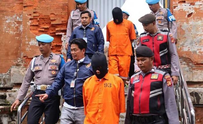 Bareskrim Polri berhasil menangkap dua importir pakaian bekas ilegal berinisial Samsul Bahri dan Zulkifli Tanjung dalam pengungkapan kasus perdagangan pakaian bekas asal Korea Selatan yang diduga kuat melibatkan tindak pidana pencucian uang (TPPU).