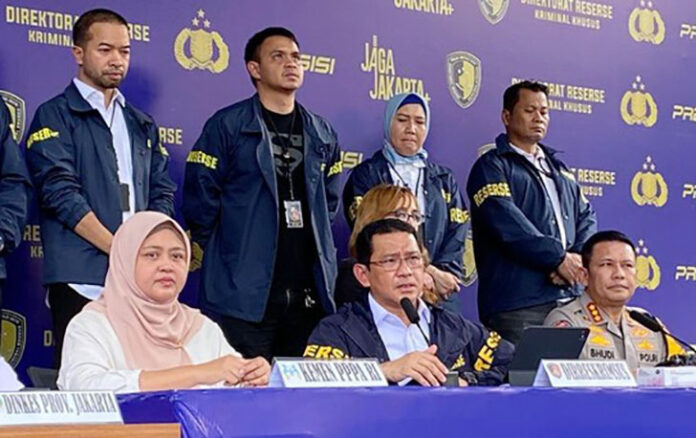 Kepolisian Daerah Metro Jaya membongkar praktik klinik aborsi ilegal yang beroperasi secara terselubung di sebuah apartemen di Jalan Basuki Rahmat, Jakarta Timur.