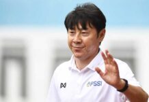 Shin Tae-yong Mendarat di Jakarta: Publik Heboh Saat PSSI Cari Pelatih Baru Mantan pelatih Timnas Indonesia asal Korea Selatan, Shin Tae-yong, kembali menginjakkan kaki di Tanah Air melalui Bandara Internasional Soekarno-Hatta, Tangerang, Banten, pada Kamis (4/12/2025). (Antara, Foto/Hafidz Mubarak A/wsj).