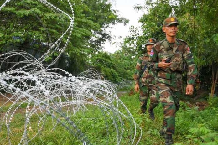 Ketegangan antara Thailand dan Kamboja kembali meningkat menyusul bentrokan bersenjata yang terjadi di sepanjang wilayah perbatasan kedua negara.