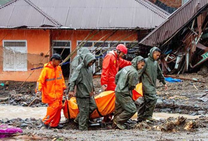 Bencana Sumatera: 33.620 Warga Terdampak, 447 Meninggal dan 399 Masih Dicari Komisi V DPR RI menggelar rapat kerja (raker) bersama Badan Nasional Pencarian dan Pertolongan (Basarnas) serta BMKG RI untuk membahas situasi bencana hidrometeorologi yang melanda wilayah utara Pulau Sumatera.