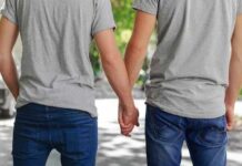 WC Masjid Bungus Digegerkan Dugaan Asusila di Tengah Bencana Padang Sebuah dugaan perbuatan asusila berupa hubungan sesama jenis di WC Masjid Bungus Teluk Kabung mencuat ke permukaan dan mengundang keresahan luas. (Foto: Ilustrasi)