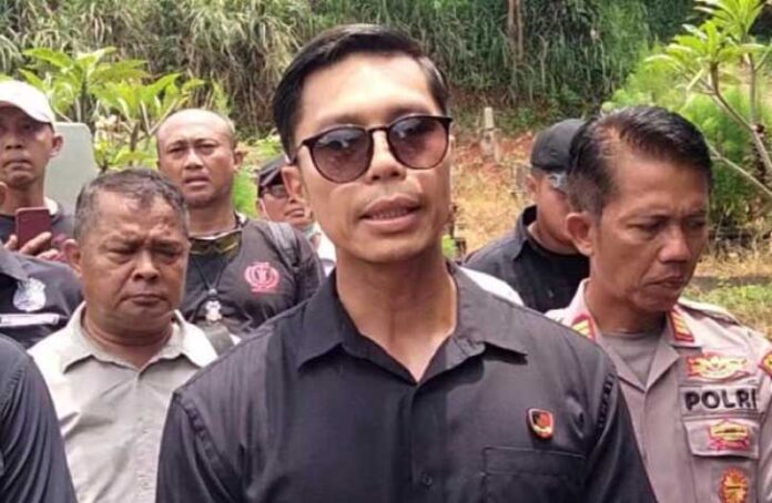 Kepolisian Resor (Polres) Metro Depok berhasil menangkap dua debt collector atau mata elang (matel) berinisial BEK dan DPK yang diduga melakukan aksi kekerasan dan perusakan kendaraan terhadap seorang pengendara mobil di Jalan Juanda, Kota Depok, Jawa Barat.