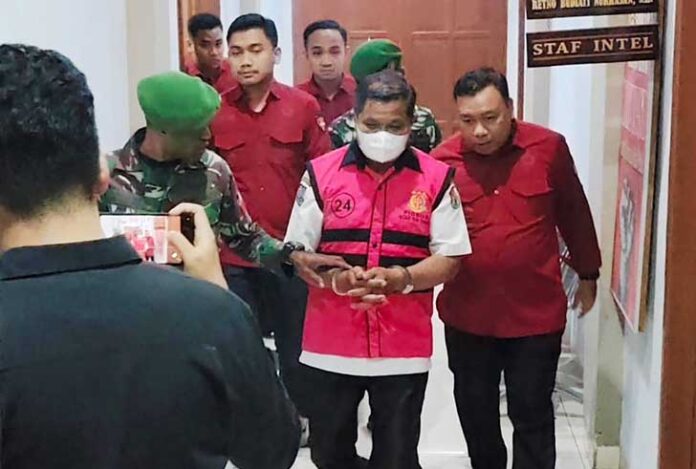 Kepala Bidang Sarana dan Prasarana Dinas Pertanian Kabupaten Toraja Utara, Sulawesi Selatan, berinisial TR, resmi ditetapkan sebagai tersangka dalam kasus dugaan korupsi proyek irigasi perpipaan tahun 2024.
