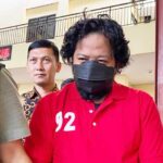 Horor Kebakaran Terra Drone: 22 Tewas, Direktur Utama Kini Dijebloskan ke Sel Polisi resmi menangkap Direktur Utama (Dirut) PT Terra Drone Indonesia, Michael Wisnu Wardhana, terkait kasus kebakaran gedung Terra Drone di Jakarta Pusat yang menewaskan 22 orang. Michael telah ditetapkan sebagai tersangka dan langsung ditahan.