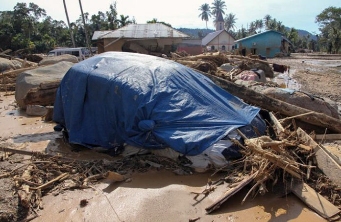 Badan Nasional Penanggulangan Bencana (BNPB) mencatat jumlah korban meninggal dunia akibat bencana banjir dan tanah longsor yang melanda Aceh, Sumatera Utara, dan Sumatera Barat kembali bertambah.