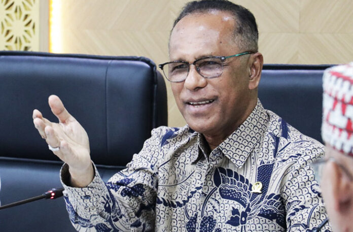 Panas! Desakan Mundur Menguat: DPR Tuding Menhut Tak Paham Hutan, Raja Juli Bantah Keras