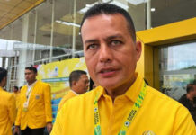 Golkar Sengaja Dilemahkan? Pemecatan Ijeck Picu Tuduhan Skenario Politik Golkar Sengaja Dilemahkan? Pemecatan Ijeck Picu Tuduhan Skenario Politik