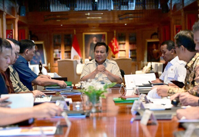 Rapat Mendadak di Hambalang: Prabowo Tekankan Penanganan Cepat Wilayah Terisolir