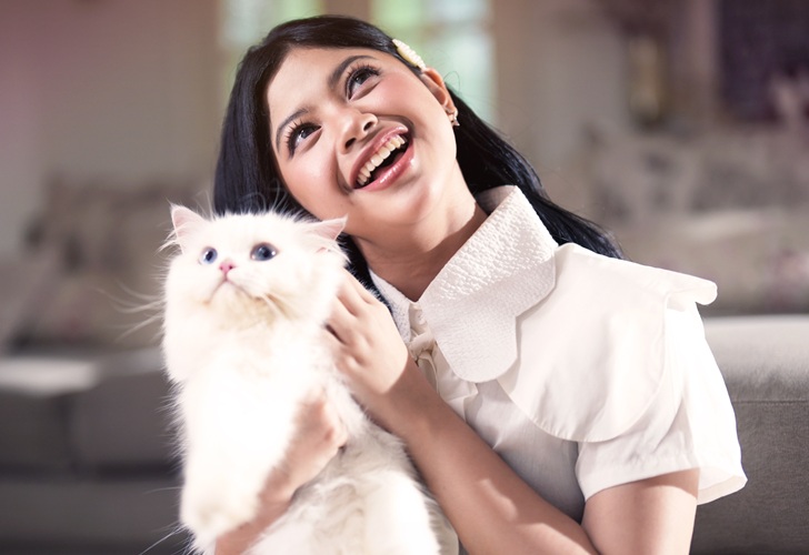 “DM” Shakirra Vier: Lagu Cinta dari Chat Sederhana yang Viral di Kalangan Gen Z 2 Shakirra Vier