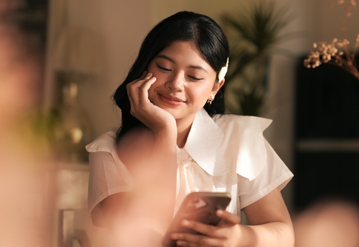 “DM” Shakirra Vier: Lagu Cinta dari Chat Sederhana yang Viral di Kalangan Gen Z 3 Shakirra Vier