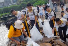 DANA dan KKP Kumpulkan Lebih dari 300 Kilogram Sampah Hasil Aksi Bersih Pantai di Bali. DANA