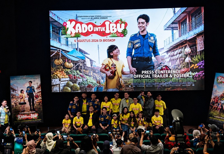 Trailer Perdana 'Kado Untuk Ibu' Resmi Dirilis, Petualangan Mengharukan Ara Siap Bikin Penonton Menangis di Bioskop 3 Kado Untuk Ibu