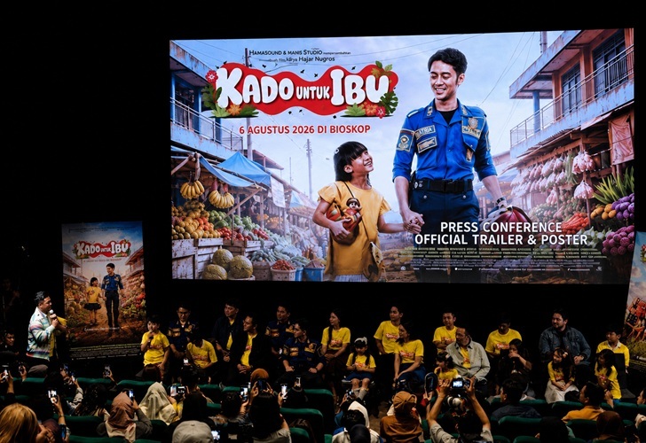 Trailer Perdana 'Kado Untuk Ibu' Resmi Dirilis, Petualangan Mengharukan Ara Siap Bikin Penonton Menangis di Bioskop 1 Kado Untuk Ibu