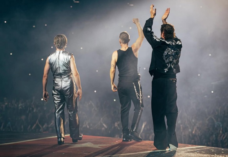 Take That Bikin Penggemar Heboh Lewat "Sweet July", Lagu Musim Panas yang Dipuji Bikin Ketagihan dan Video Performance yang Memikat 1 Take That