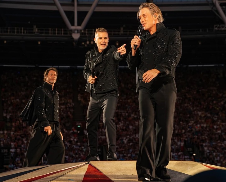 Take That Bikin Penggemar Heboh Lewat "Sweet July", Lagu Musim Panas yang Dipuji Bikin Ketagihan dan Video Performance yang Memikat 3 Take That