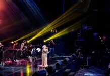 Tetap Profesional! Ikke Nurjanah Terjatuh Saat Nyanyikan Lagu Ciptaan Aldi Bragi, Responsnya Malah Bikin Penonton Tertawa Ike Nurjanah
