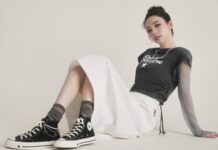 CONVERSE CHUCK 70X Hadir dengan Dualitas Gaya: Klasik di DNA, Modern ala KARINA aespa CONVERSE CHUCK 70X
